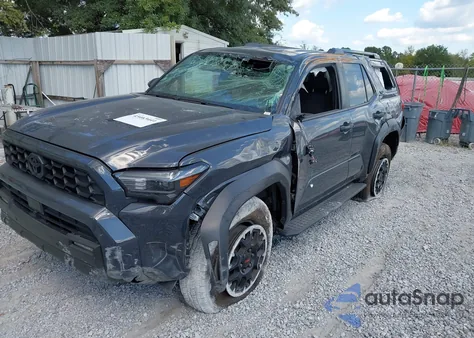 2025 Toyota 4Runner Trd Off Road z USA, uszkodzony, nr VIN JTEVA5BR2S5008193